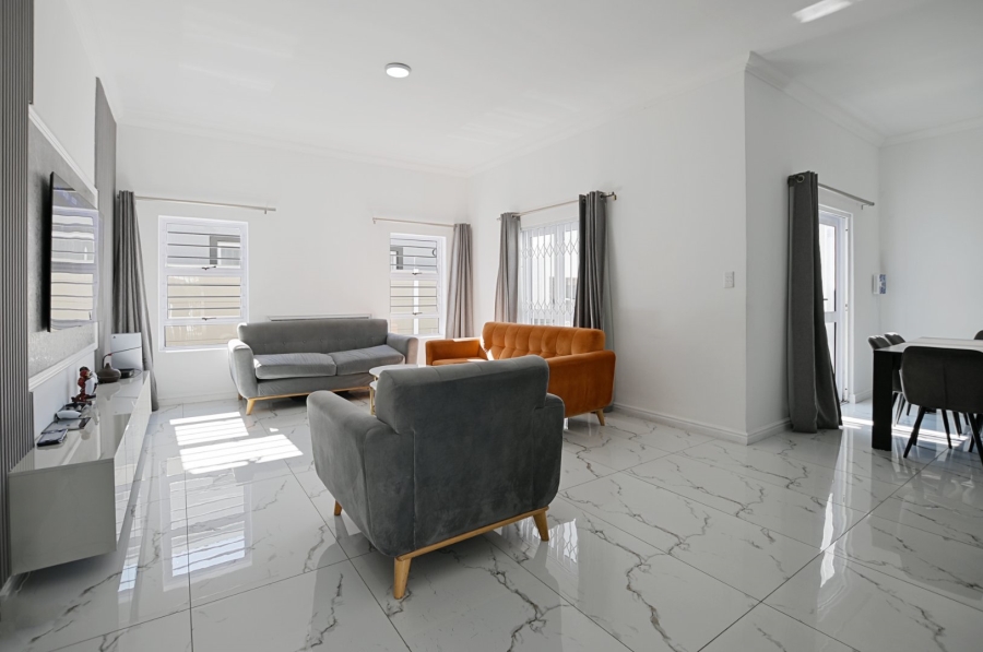  Bedroom Property for Sale in Parklands Western Cape